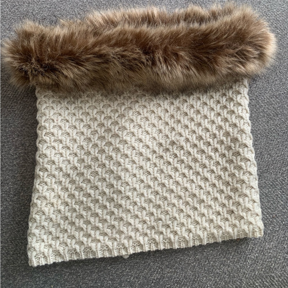 Knitted cowl with brown faux fur trim. Maybe worn once.